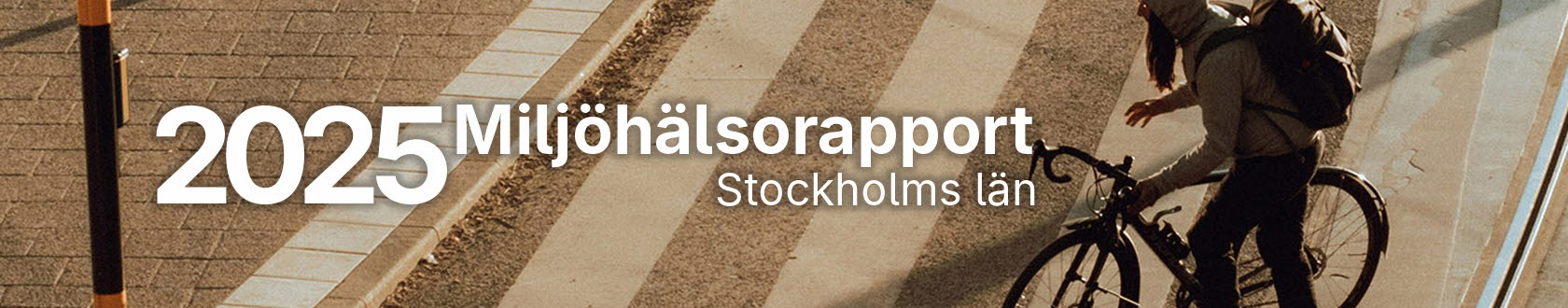 Bild av cyklisti gassande sol på brunaktig gata. Texten 2025 miljöhälsorapport stockholms län i förgrunden.
