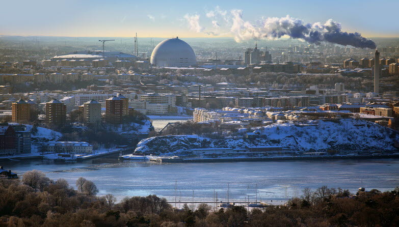 Globen och skorstenar, vintervy Stockholm