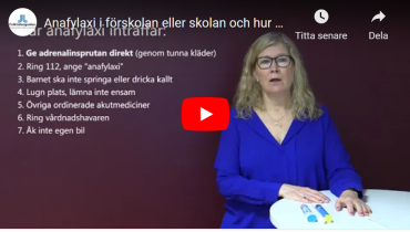 Skärmbild på video med Leena Oscarson om hur man hanterar anafylaxi