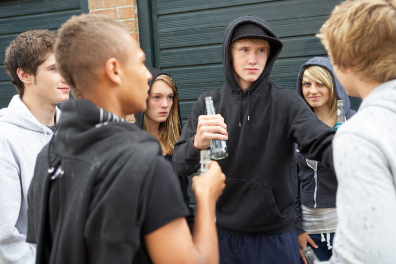 Ungdomar dricker alkohol