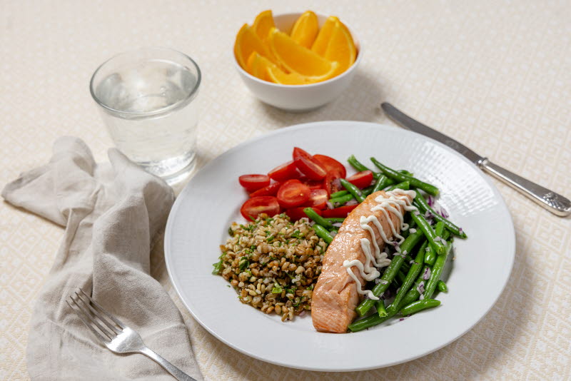Lax gryn tomat haricots verts matyoghurt apelsin 580 kcal
