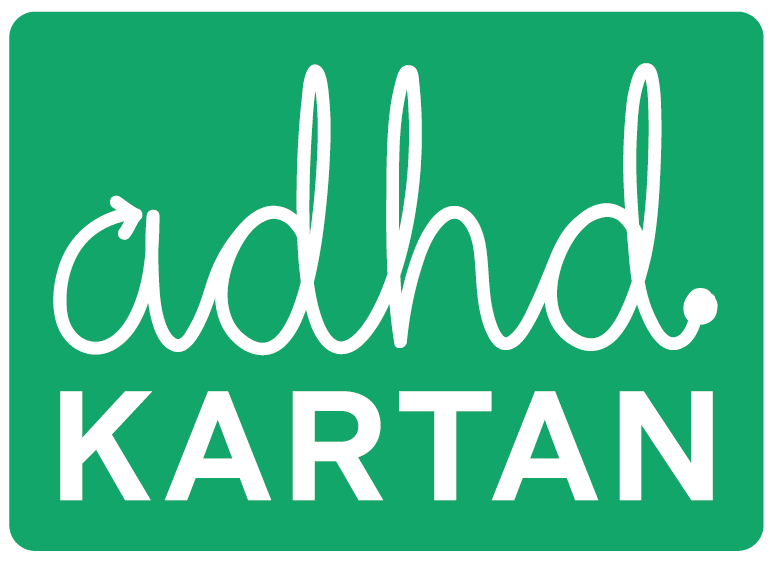 Grön bakgrund, det står "adhdkartan" med vit text