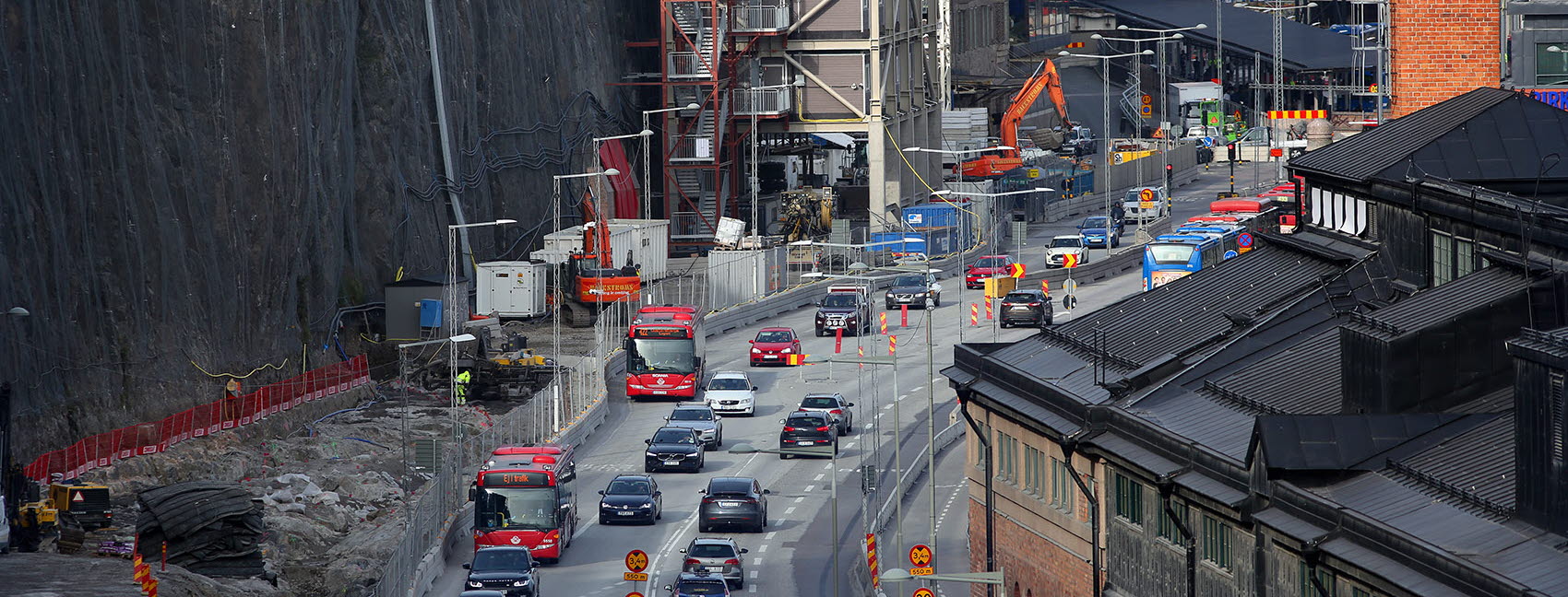 Fotografi av köbildning och vägarbete vid fotografiska museet.